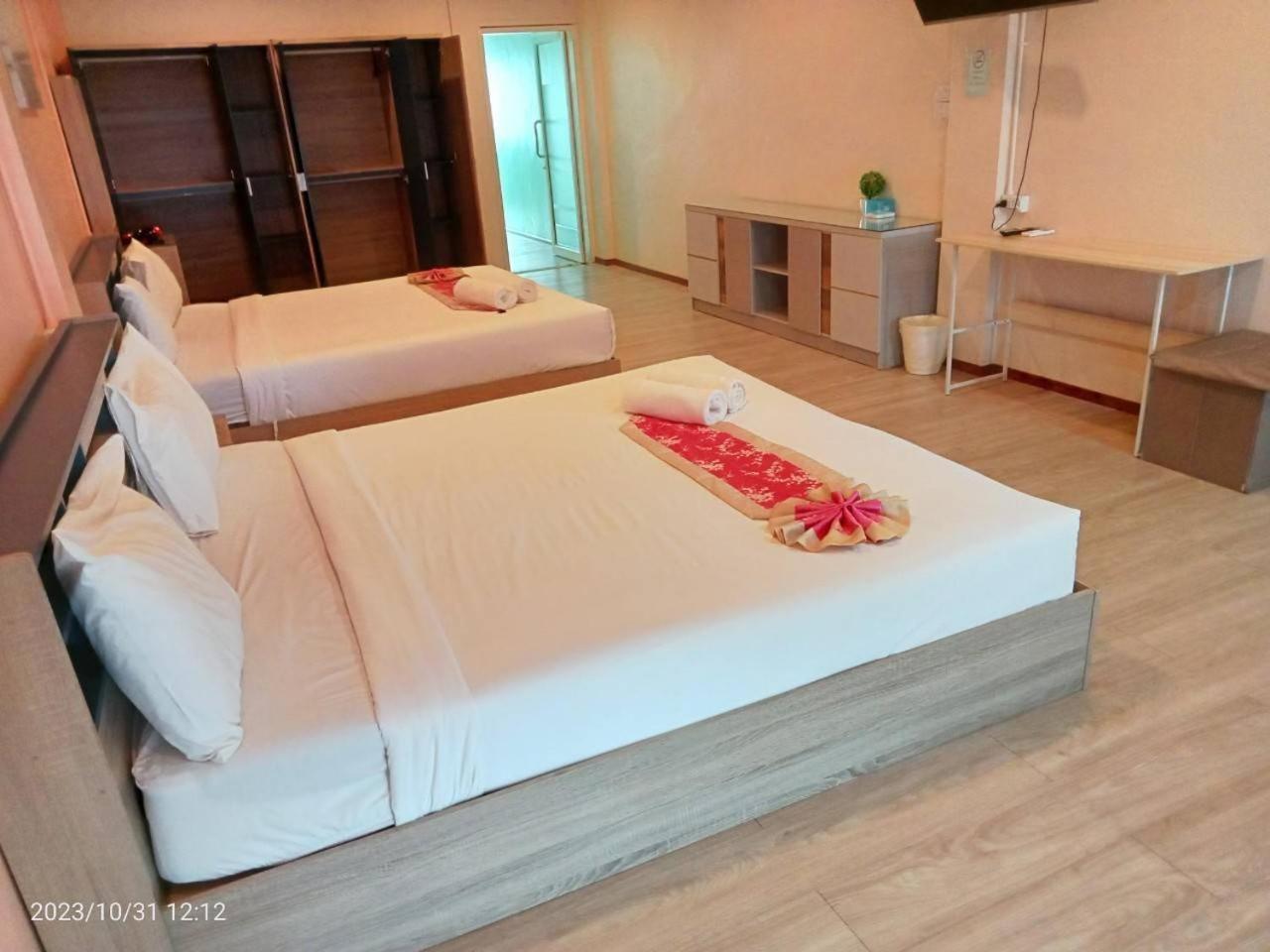 Supachai Inn Ban ba Ngan Zewnętrze zdjęcie